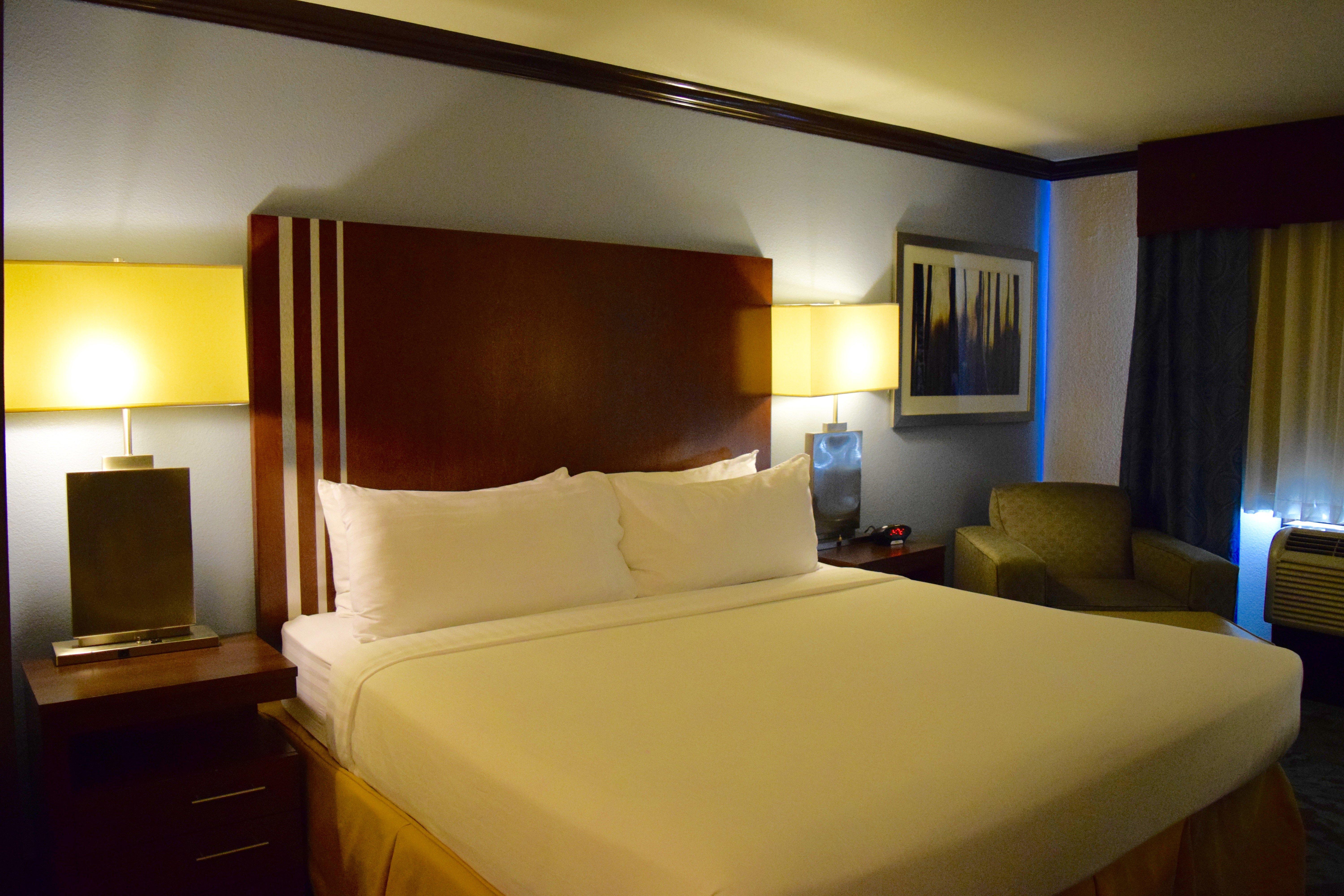 Holiday Inn Express & Suites San Antonio Nw Near Seaworld By Ihg Exterior foto